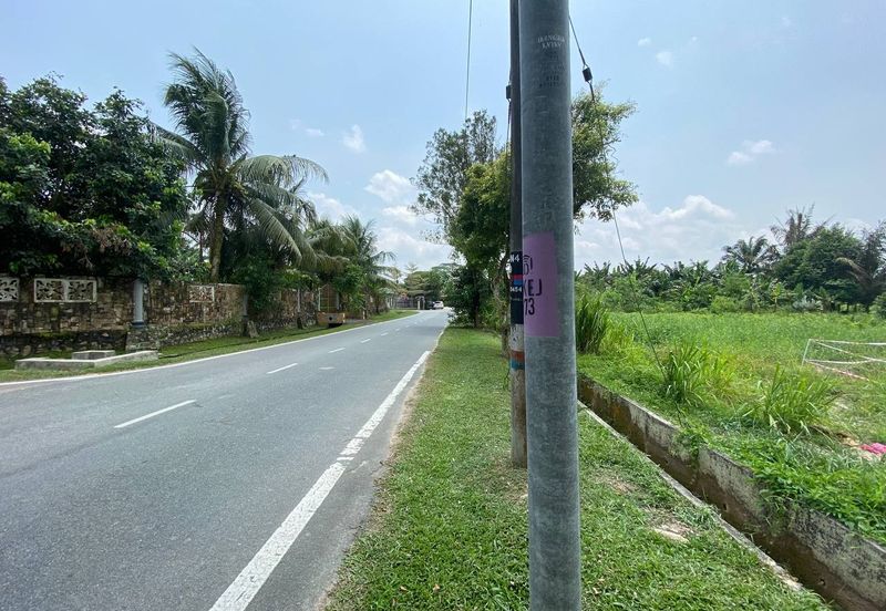 BANDAR KOTA TINGGI : Tanah 2 Ekar Zoning Residensi Untuk Dijual