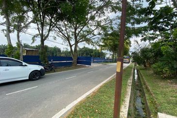 BANDAR KOTA TINGGI : Tanah 2 Ekar Zoning Residensi Untuk Dijual