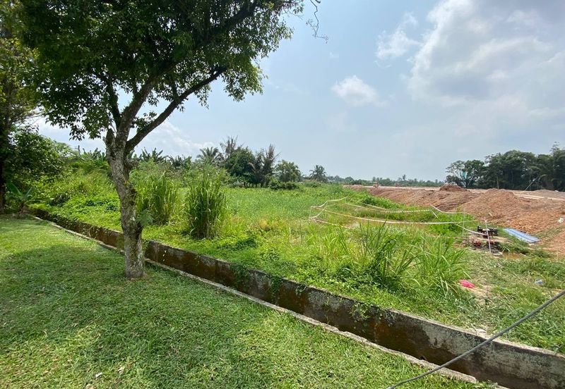 BANDAR KOTA TINGGI : Tanah 2 Ekar Zoning Residensi Untuk Dijual