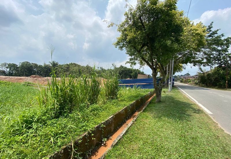 BANDAR KOTA TINGGI : Tanah 2 Ekar Zoning Residensi Untuk Dijual