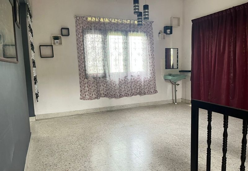 BANGLO @ KG SRI PANTAI, MERSING FOR SALE