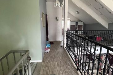 BANGLO @ KG SRI PANTAI, MERSING FOR SALE