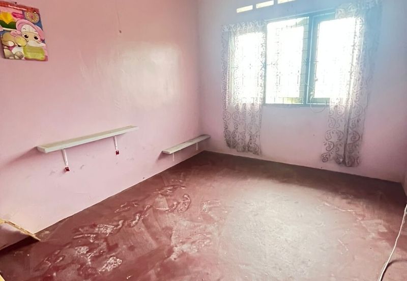 BANGLO @ KG SRI PANTAI, MERSING FOR SALE