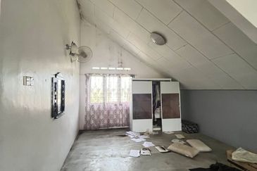 BANGLO @ KG SRI PANTAI, MERSING FOR SALE