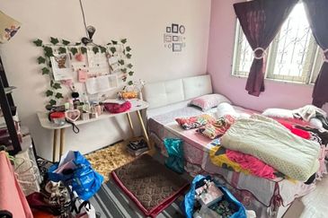 BANGLO @ KG SRI PANTAI, MERSING FOR SALE