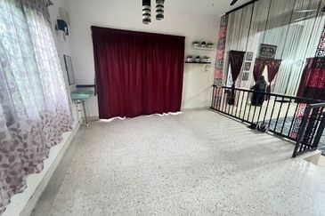 BANGLO @ KG SRI PANTAI, MERSING FOR SALE