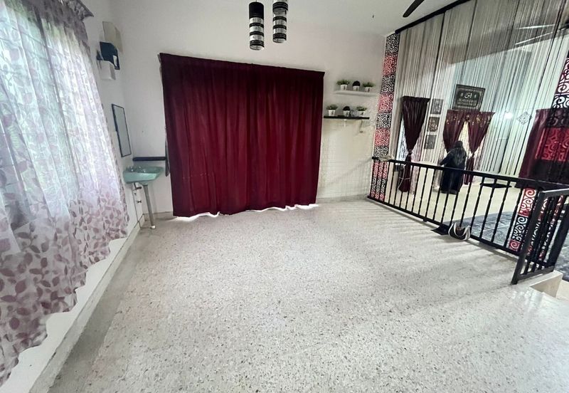 BANGLO @ KG SRI PANTAI, MERSING FOR SALE