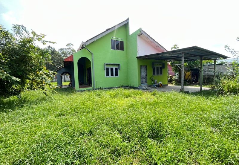 BANGLO @ KG SRI PANTAI, MERSING FOR SALE