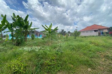 TANAH LOT BANGUNAN @ JALAN DAHLIA, BATU PAHAT FOR SALE