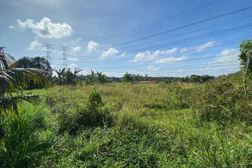 TANAH LOT LUAS @ KG SINARAN BARU, SEELONG FOR SALE