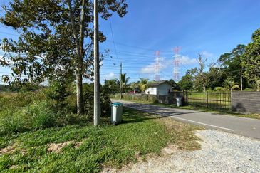 TANAH LOT LUAS @ KG SINARAN BARU, SEELONG FOR SALE