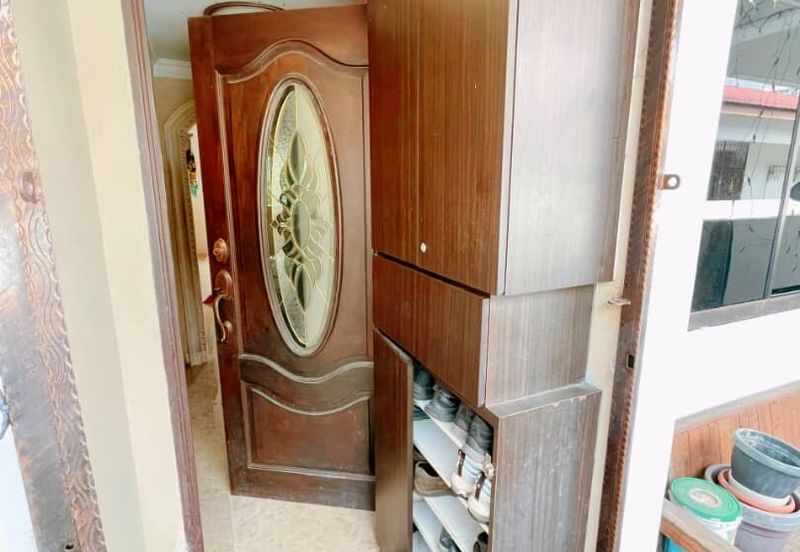 RUMAH RAKYAT, JALAN KASAWARI LARKIN FOR SALE