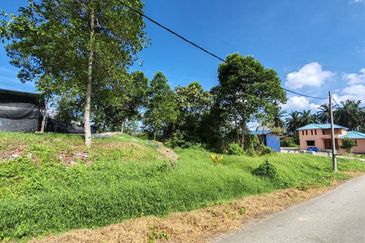 TANAH LOT LUAS @ KG MAJU JAYA, KEMPAS LAMA FOR SALE