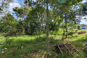 TANAH LOT LUAS @ KG MAJU JAYA, KEMPAS LAMA FOR SALE