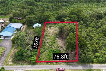 TANAH LOT LUAS VIEW GUNUNG LAMBAK @ KG SRI TENGGARA, KLUANG FOR SALE