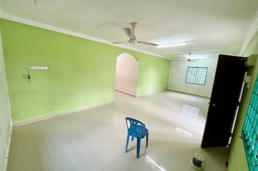 BUNGALOW LOT @ KG TERSUSUN SRI DELIMA, KOTA TINGGI FOR SALE