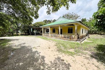 BUNGALOW LOT @ KG TERSUSUN SRI DELIMA, KOTA TINGGI FOR SALE