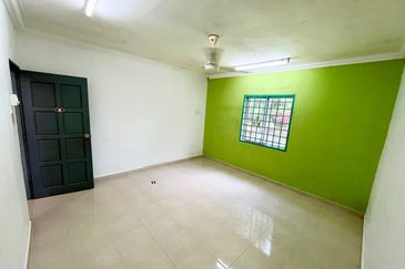 BUNGALOW LOT @ KG TERSUSUN SRI DELIMA, KOTA TINGGI FOR SALE