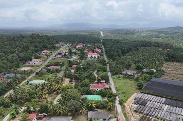 BUNGALOW LOT @ KG TERSUSUN SRI DELIMA, KOTA TINGGI FOR SALE
