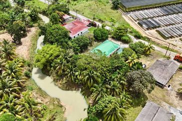 BUNGALOW LOT @ KG TERSUSUN SRI DELIMA, KOTA TINGGI FOR SALE