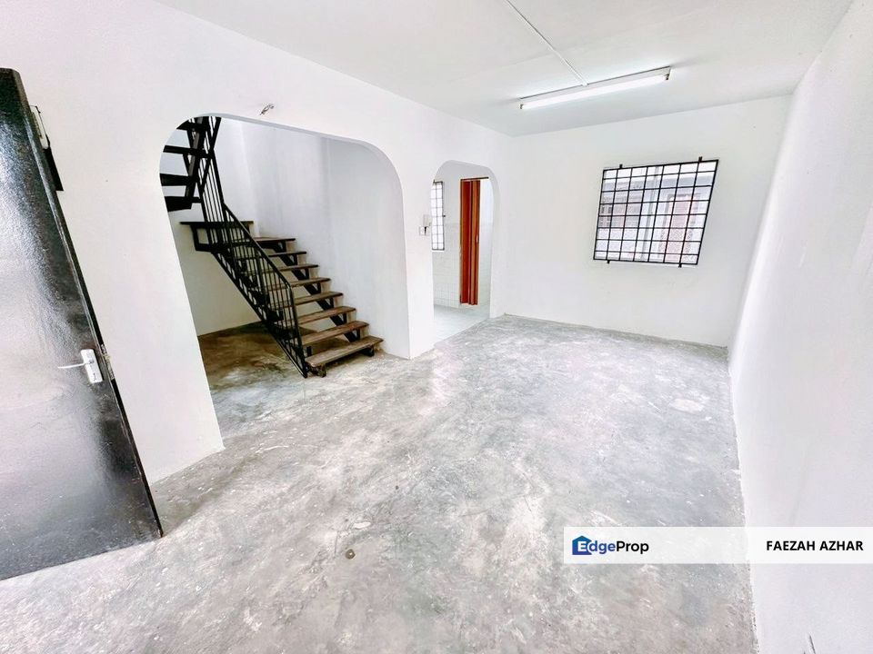 FREE FACING VIEW @ TAMAN MAWAR PASIR GUDANG FOR SALE, Johor, Pasir Gudang