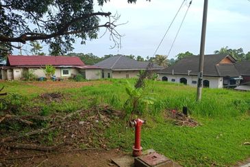 TANAH LOT KEDIAMAN @ KG GAJAH, KLUANG UNTUK DIJUAL