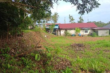 TANAH LOT KEDIAMAN @ KG GAJAH, KLUANG UNTUK DIJUAL