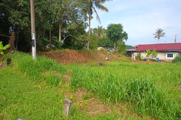 TANAH LOT KEDIAMAN @ KG GAJAH, KLUANG UNTUK DIJUAL