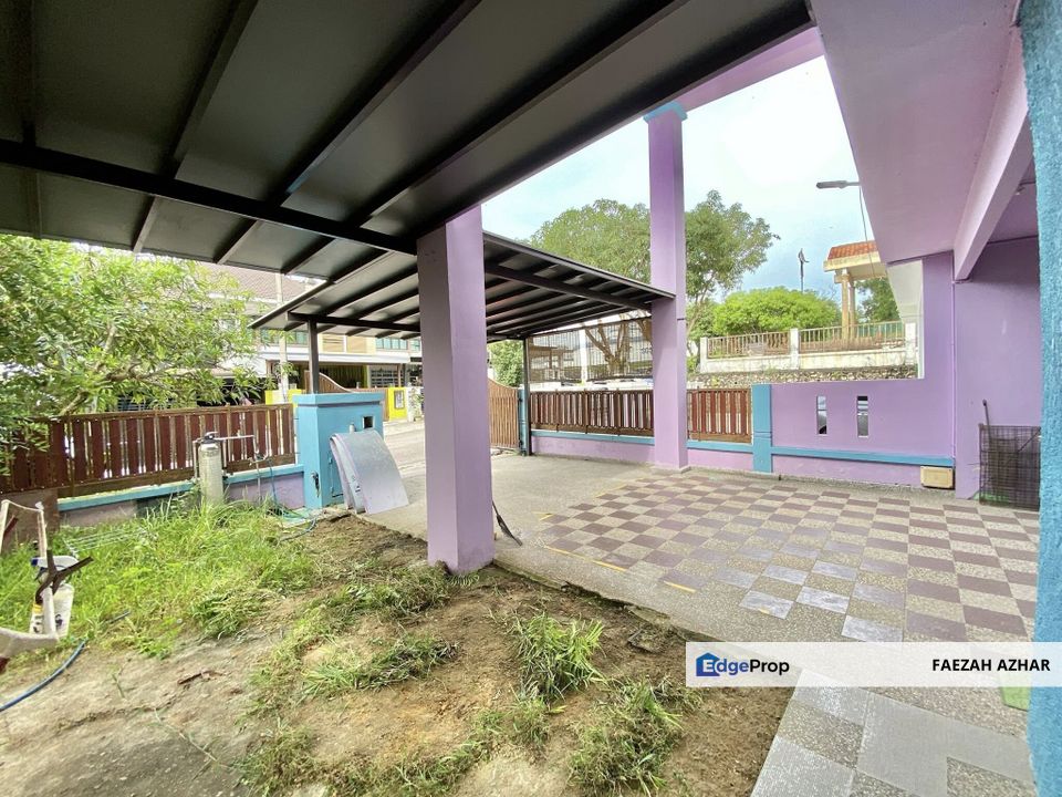 FULL RENOVATED, SEMI-D HOUSE @ TAMAN BUKIT DAHLIA FOR SALE, Johor, Pasir Gudang