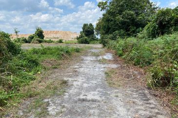 TANAH LOT MURAH (ON THE WAY GERAN INDIVIDU) @ MERSING FOR SALE