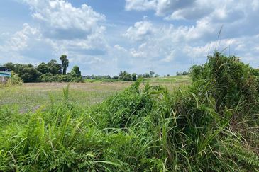TANAH LOT MURAH (ON THE WAY GERAN INDIVIDU) @ MERSING FOR SALE
