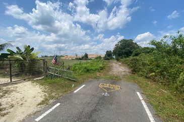 TANAH LOT MURAH (ON THE WAY GERAN INDIVIDU) @ MERSING FOR SALE