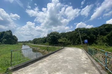 TANAH LOT MURAH (ON THE WAY GERAN INDIVIDU) @ MERSING FOR SALE