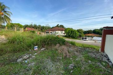 TANAH LOT BANGUNAN LUAS (9828SQFT) @ BATU TIGA, KOTA TINGGI UNTUK DIJUAL