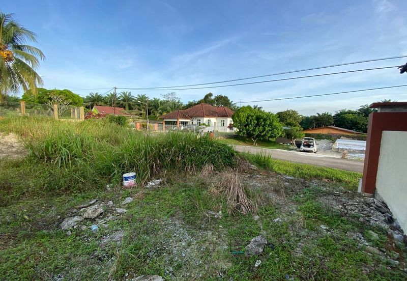 TANAH LOT BANGUNAN LUAS (9828SQFT) @ BATU TIGA, KOTA TINGGI UNTUK DIJUAL