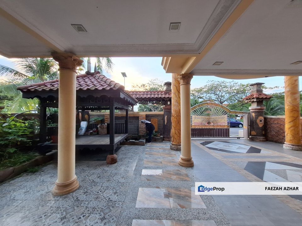 RENOVATED SEMI-D HOUSE @ TAMAN BUKIT DAHLIA, PASIR GUDANG FOR SALE, Johor, Pasir Gudang