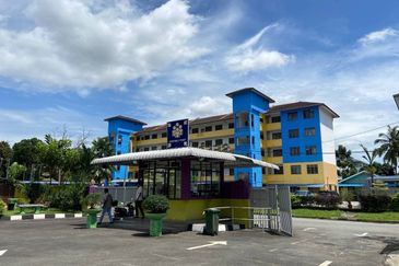 WORKER HOSTEL @ SENAI COMMERCIAL PARK FOR RENT