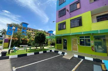 WORKER HOSTEL @ SENAI COMMERCIAL PARK FOR RENT