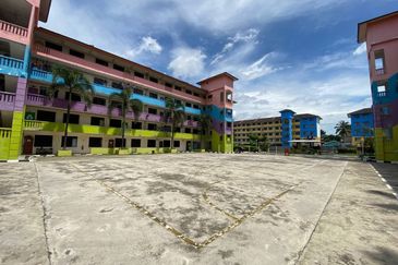 WORKER HOSTEL @ SENAI COMMERCIAL PARK FOR RENT