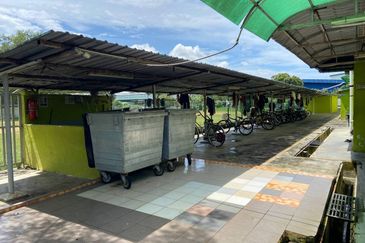 WORKER HOSTEL @ SENAI COMMERCIAL PARK FOR RENT