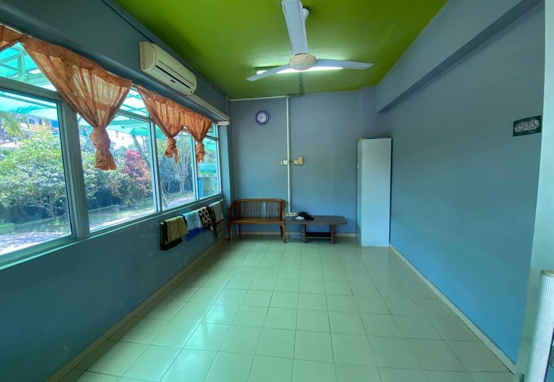 WORKER HOSTEL @ SENAI COMMERCIAL PARK FOR RENT