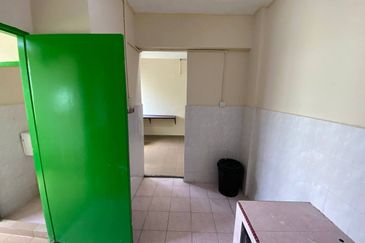 WORKER HOSTEL @ SENAI COMMERCIAL PARK FOR RENT