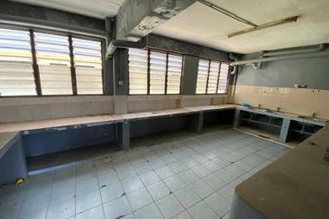 WORKER HOSTEL @ SENAI COMMERCIAL PARK FOR RENT