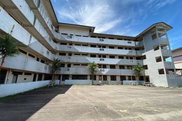 WORKER HOSTEL @ SENAI COMMERCIAL PARK FOR RENT