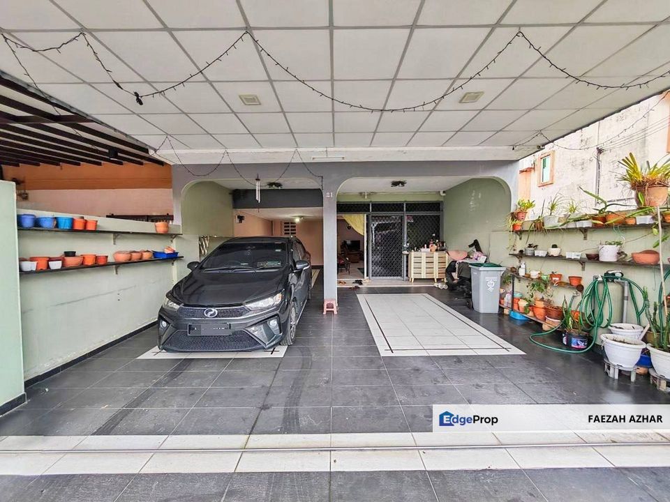 ENDLOT DOUBLE STOREY TERRACE HOUSE @ TAMAN SOGA, BATU PAHAT FOR SALE, Johor, Batu Pahat