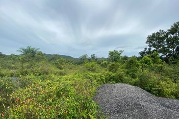 JALAN JEMALUANG, MERSING : Tanah 4 Ekar Utk Dijual