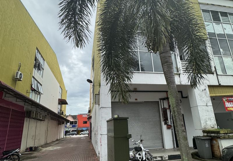 3 STOREY SHOPLOT @ Jalan Niaga, Kota Tinggi For Sale