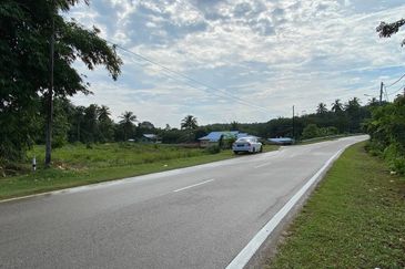 TANAH STATUS BANGUNAN @ JALAN SEKAKAP, TELUK ISKANDAR FOR SALE