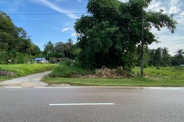 TANAH STATUS BANGUNAN @ JALAN SEKAKAP, TELUK ISKANDAR FOR SALE