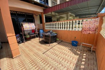 DOUBLE STOREY HOUSE @ TAMAN SERI BAYU, MERSING